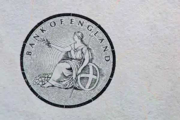 The Pound Sterling Hits a 37-Year Low Against the US Dollar – Why, and What Does It Mean?